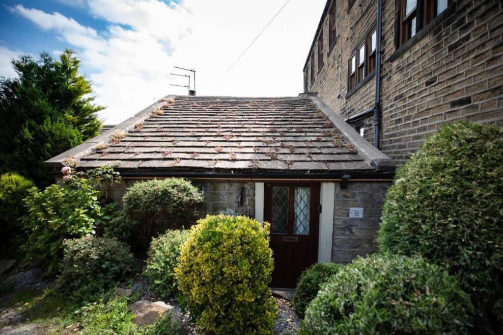 Clay Well Cottage Huddersfield Exterior photo