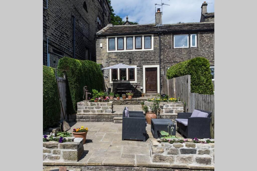 Clay Well Cottage Huddersfield Exterior photo